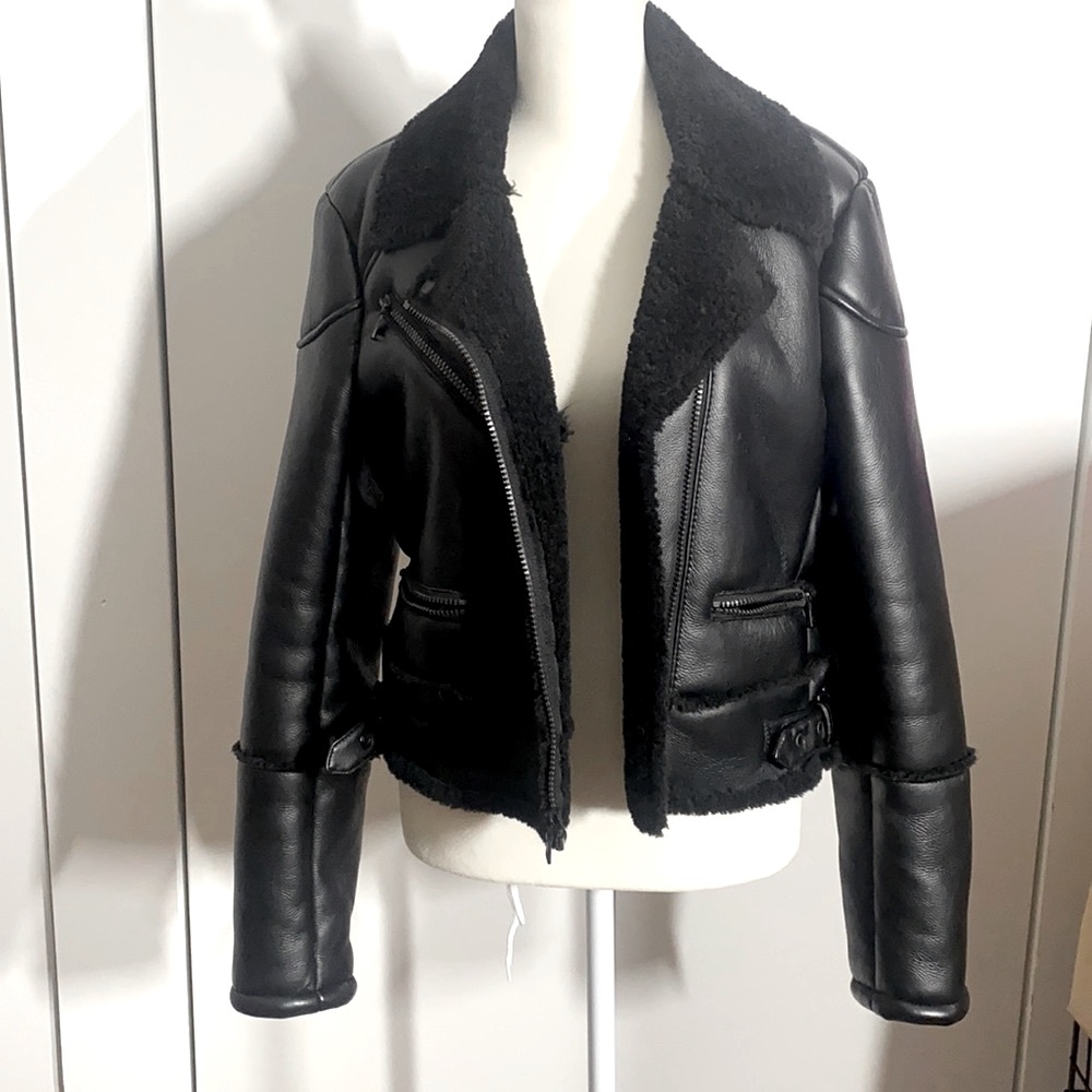 Express shearling faux leather jacket 🧥sz Sm